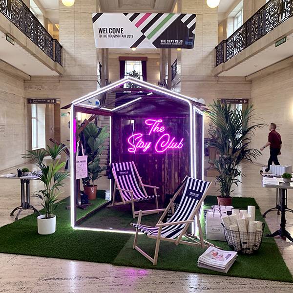 The Stay Club neon