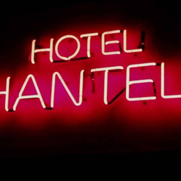 neon hotel sign