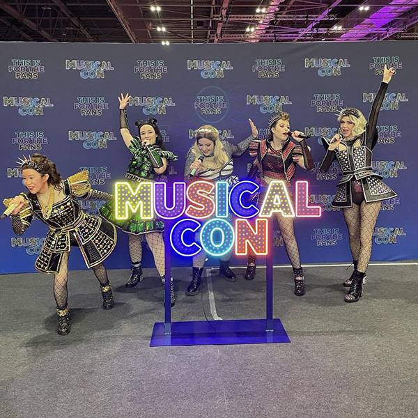 musical con event lighting