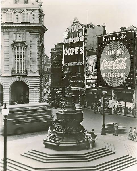 Coca-Cola UK appoints Carousel Lights Coca-Cola has commissioned Carousel Lights to design and produce the marquee signage for its store in London’s Covent Garden