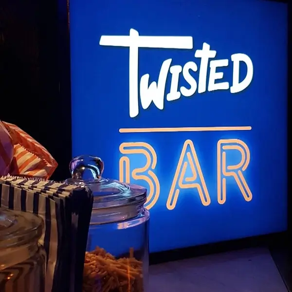 twisted bar light box