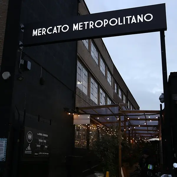 mercato metropolitano bar signage