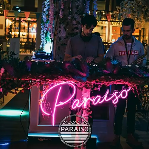 paraiso neon bar sign