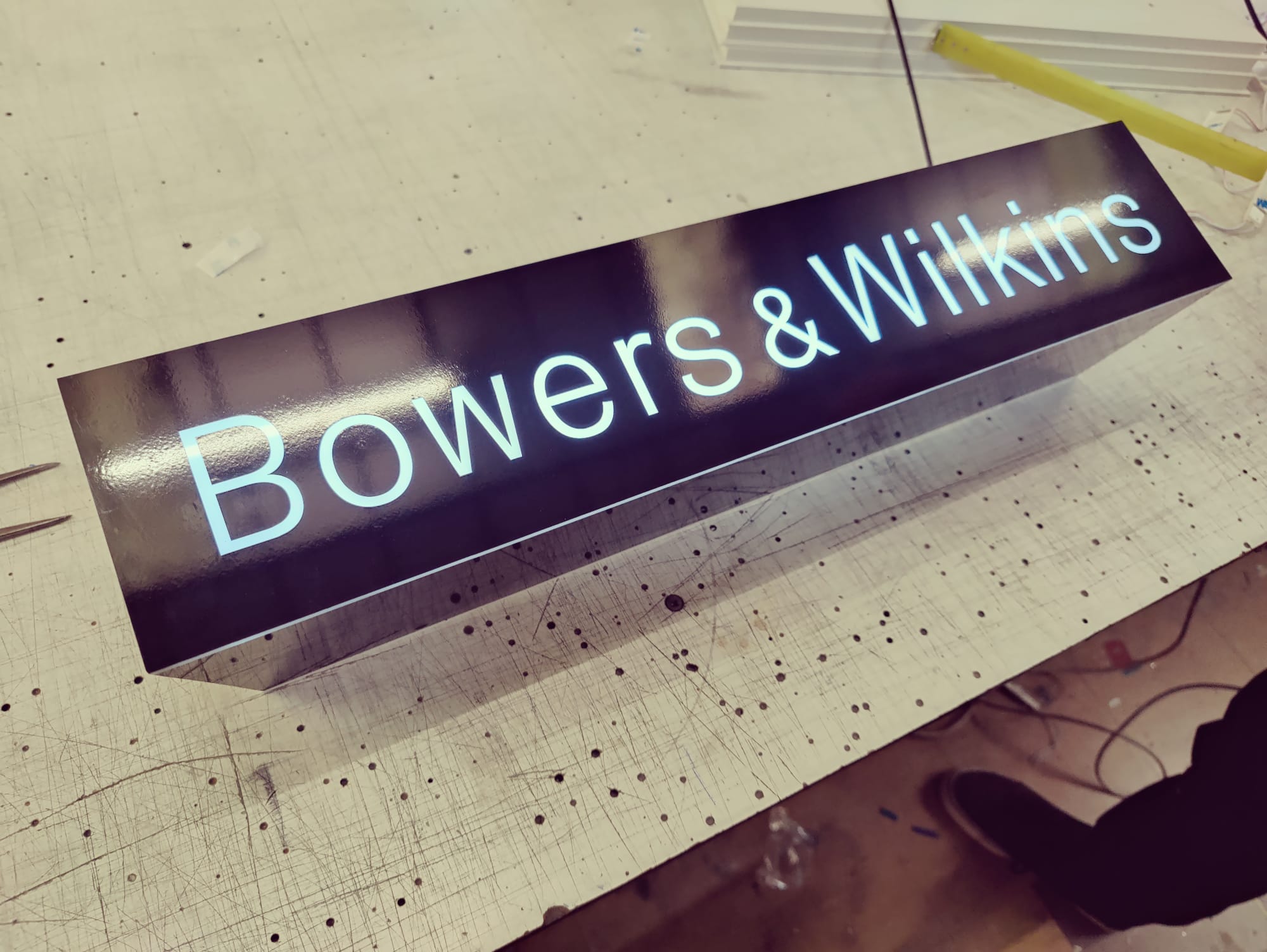 bowers wilkins lightbox
