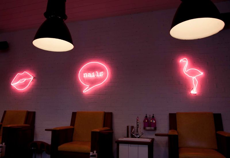 custom-neon-lights-salon-min