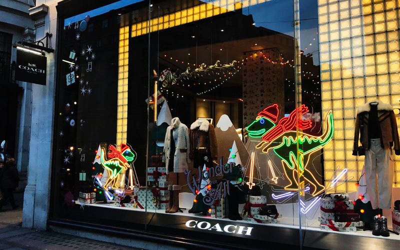 outdoor-neon-signs-storefront-min