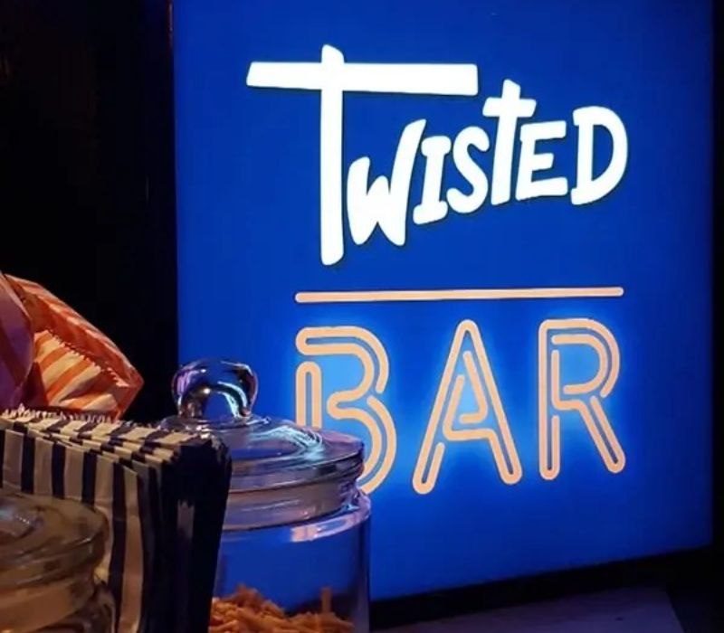 lightbox-signage-twisted-bar-min