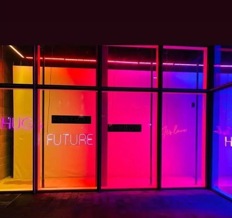 custom-signs-huge-future-min
