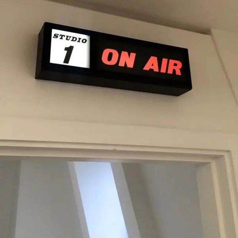 lightbox-signage-on-air-min