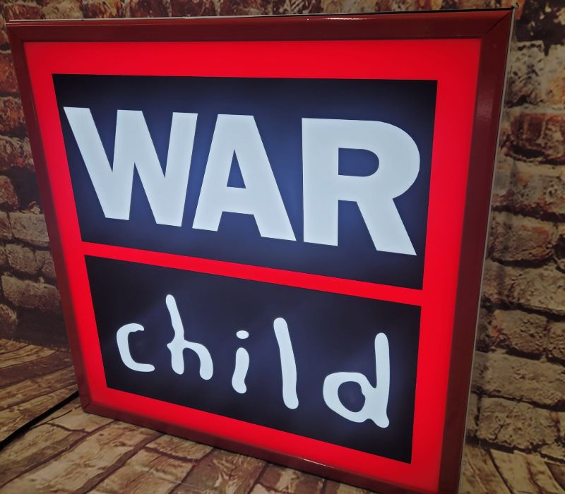 custom-light-box-war-child-min