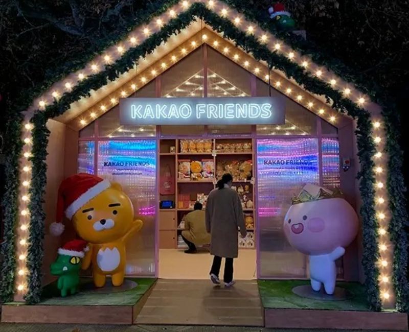 neon-sign-outside-kakao-friends-min