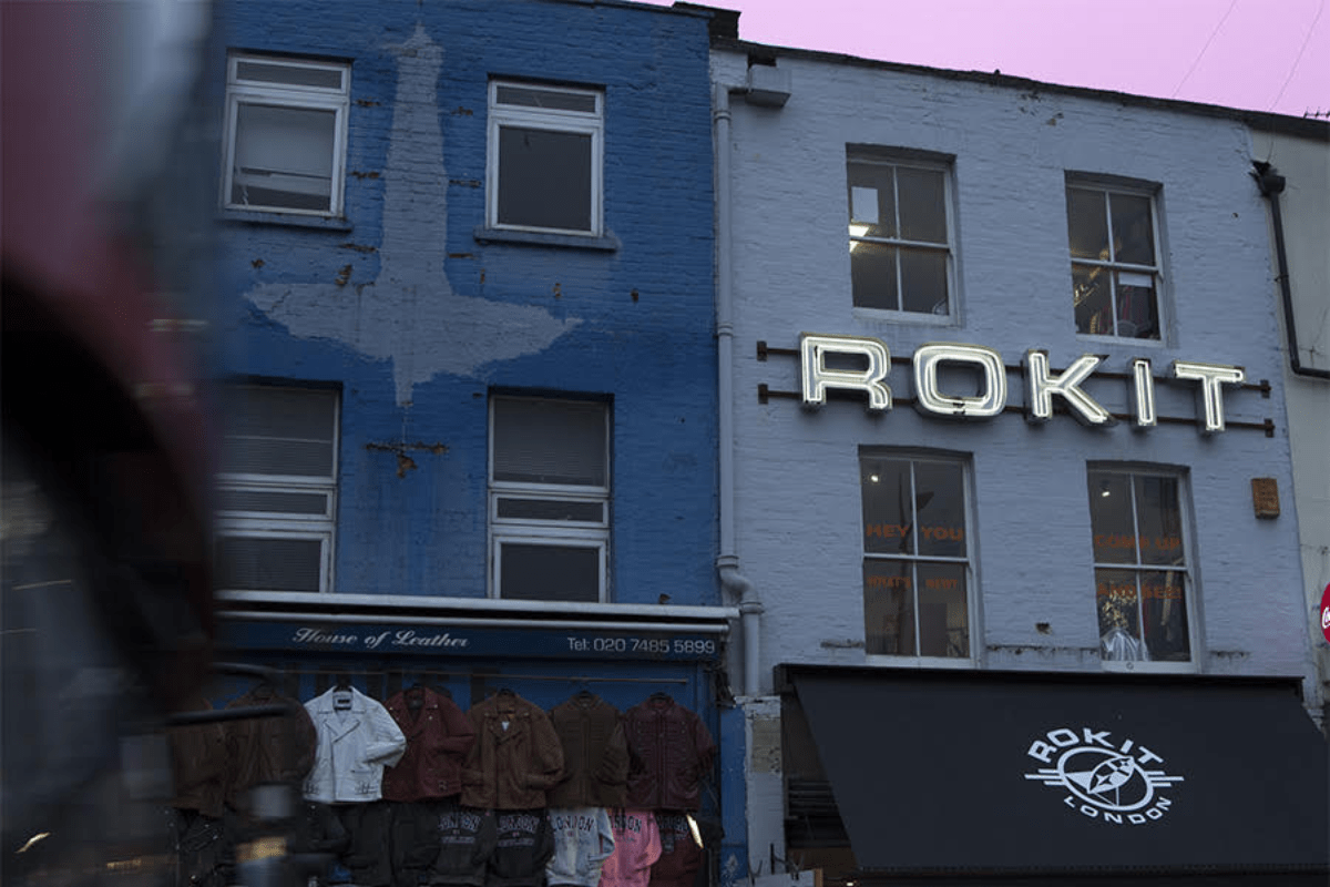 neon-sign-outside-rokit-min