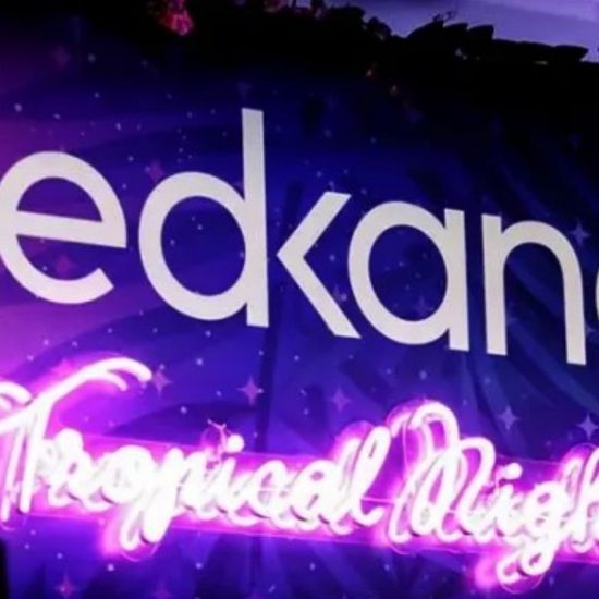 outdoor-neon-signs-Tropical-Nights-LED-Neon-Sign-min